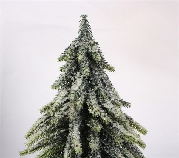 Weihnachtsschmuck mit Sackleinen-Holzsockel, Eis-Finish