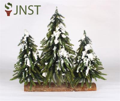 Kleiner Weihnachtsbaum zu Weihnachten für Miniaturszenen