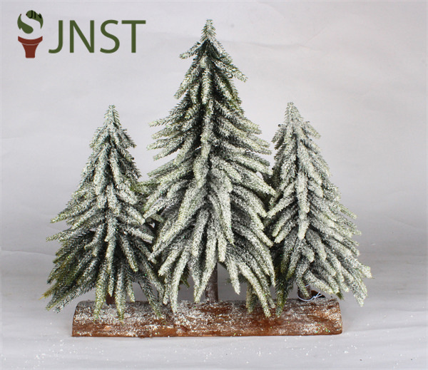 Small Christmas Tree for Christmas with Wood Base1.jpg