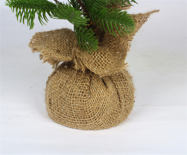 Small Christmas Decorations in Burlap base.jpg